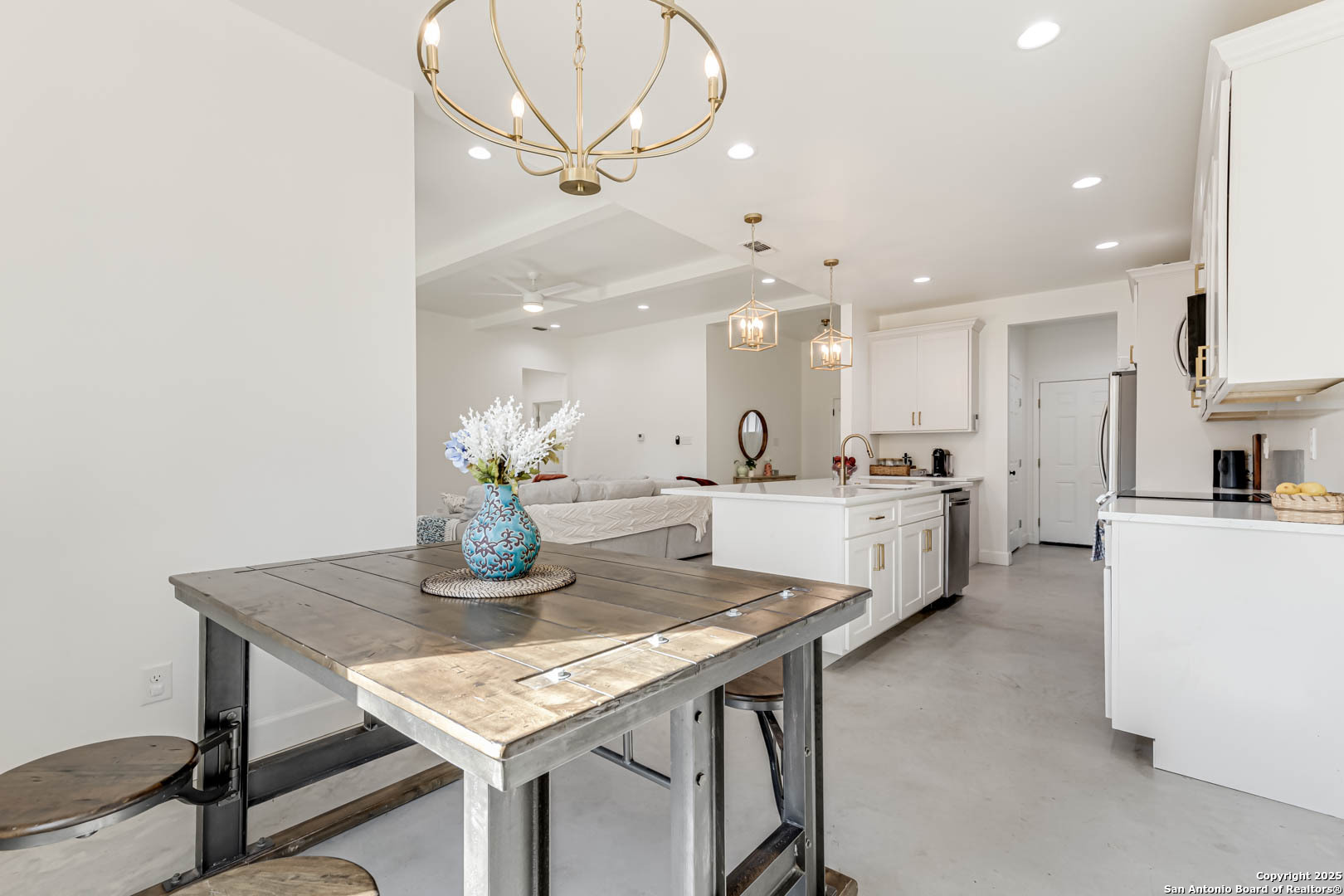 1209 Avenue K Hondo TX 78861
