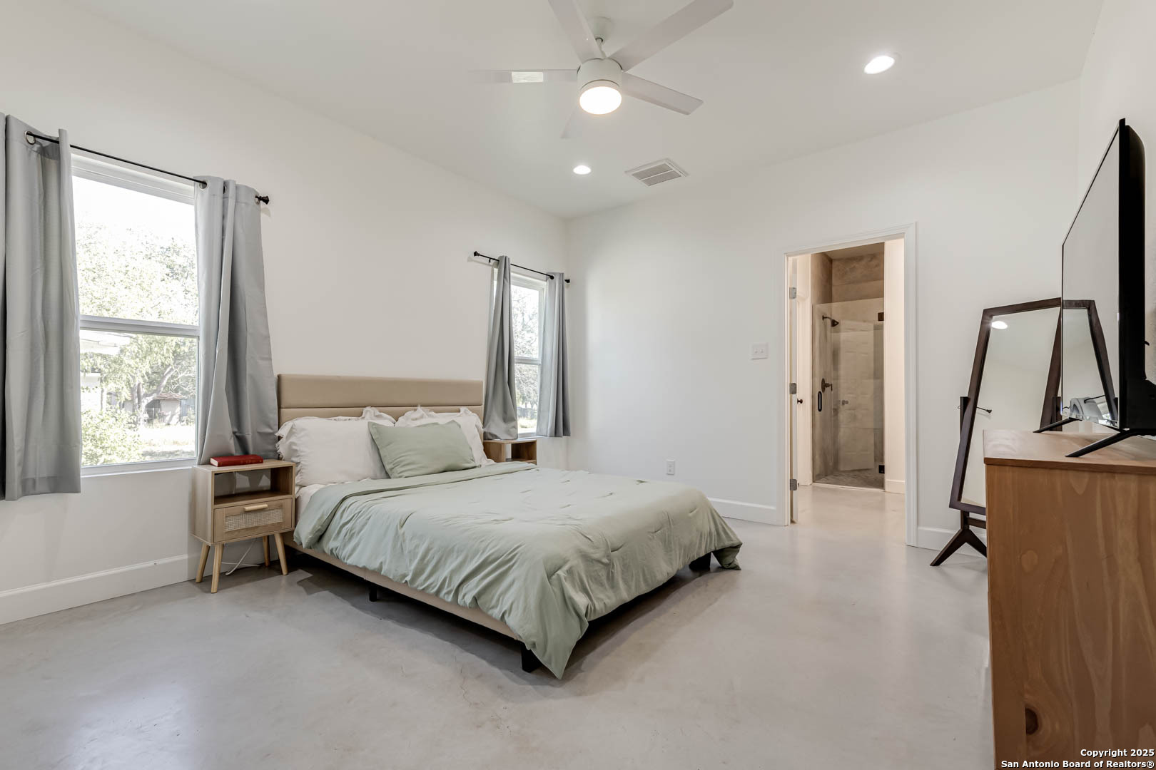 1209 Avenue K Hondo TX 78861