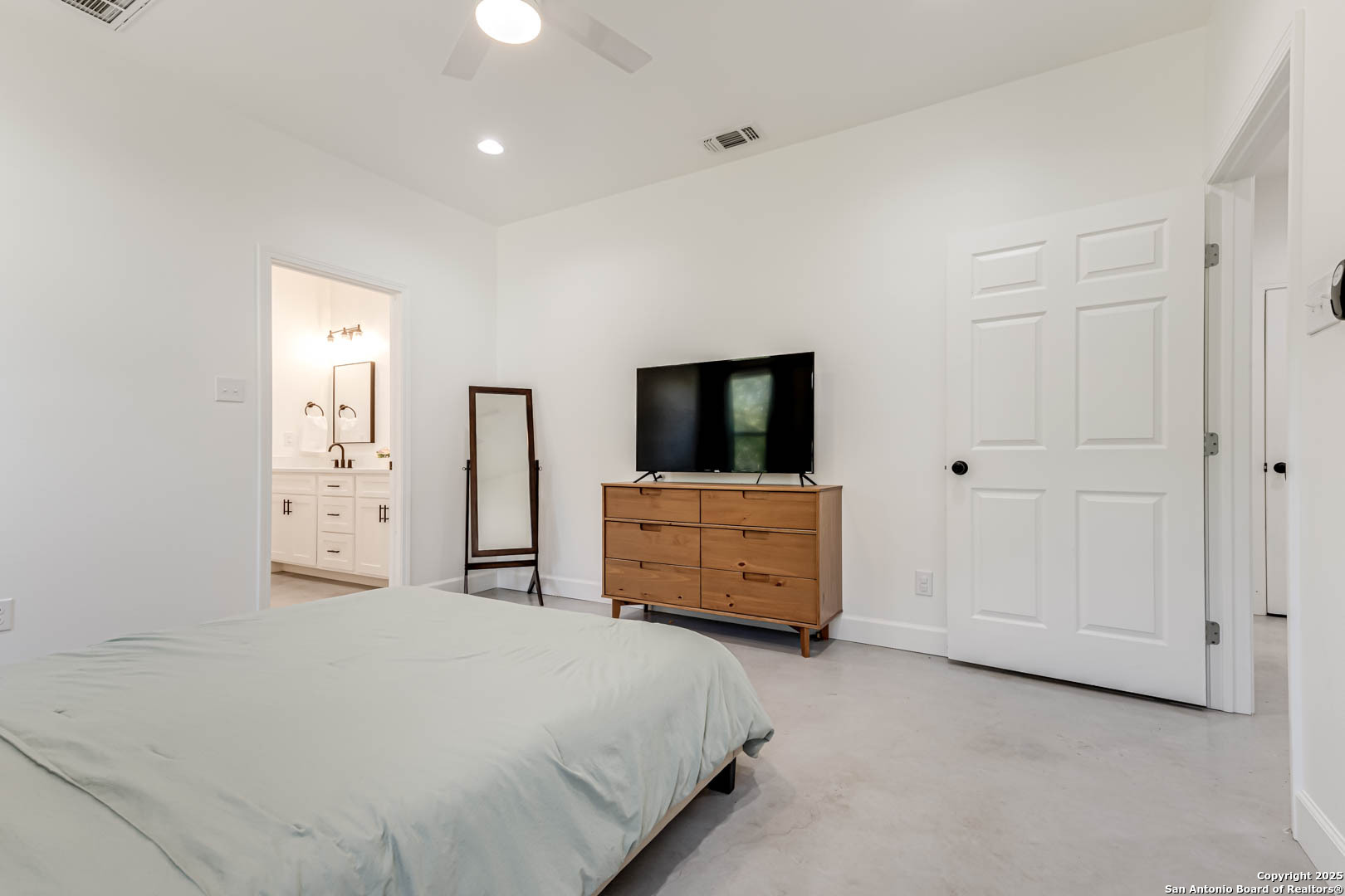 1209 Avenue K Hondo TX 78861