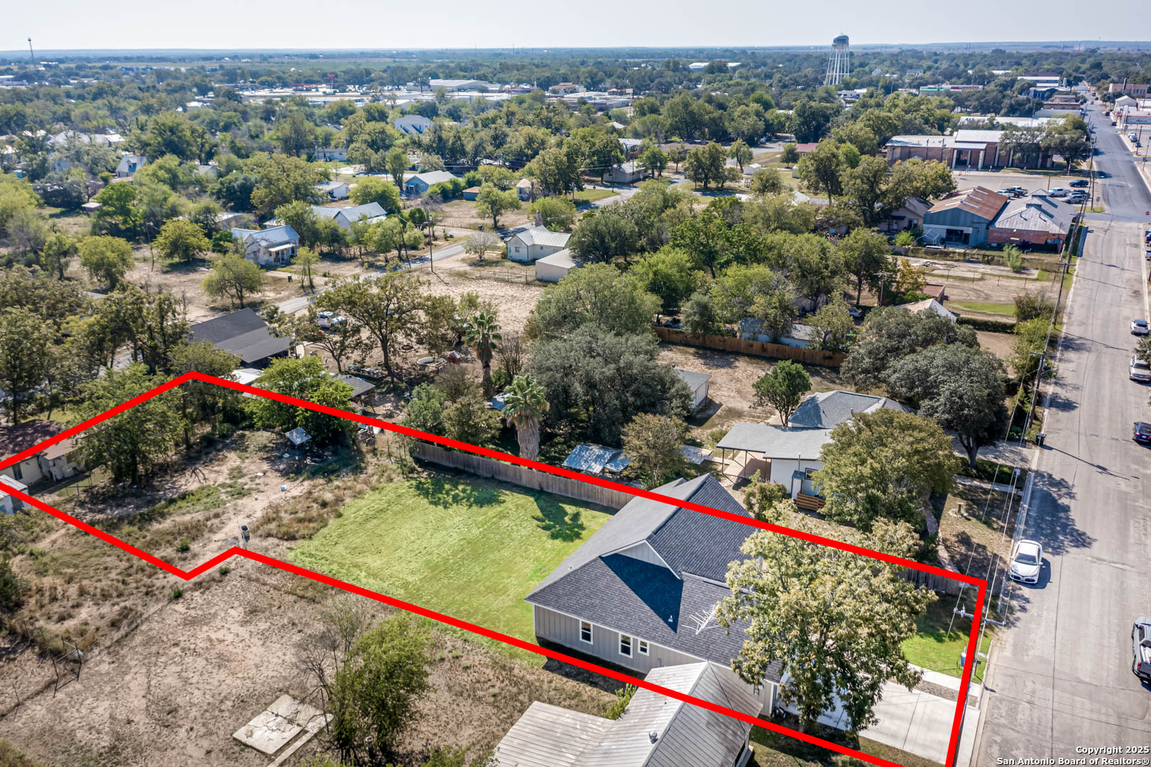 1209 Avenue K Hondo TX 78861