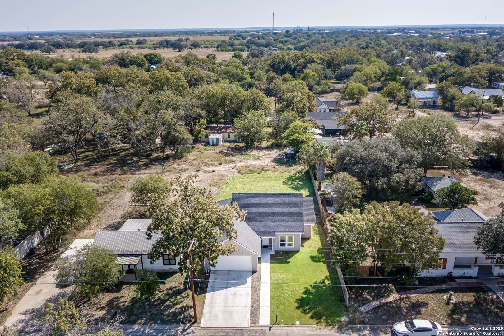 1209 Avenue K Hondo TX 78861