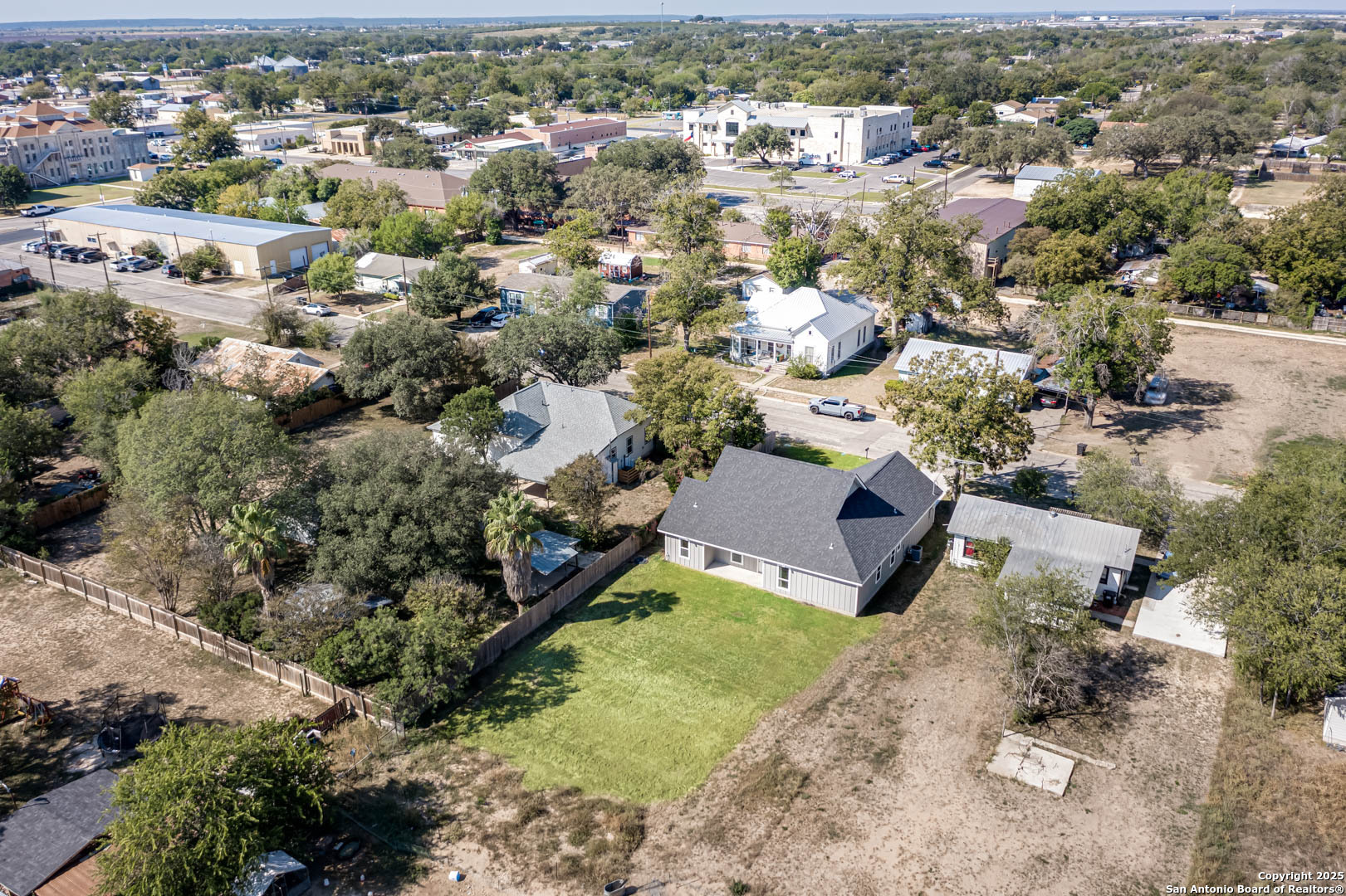 1209 Avenue K Hondo TX 78861
