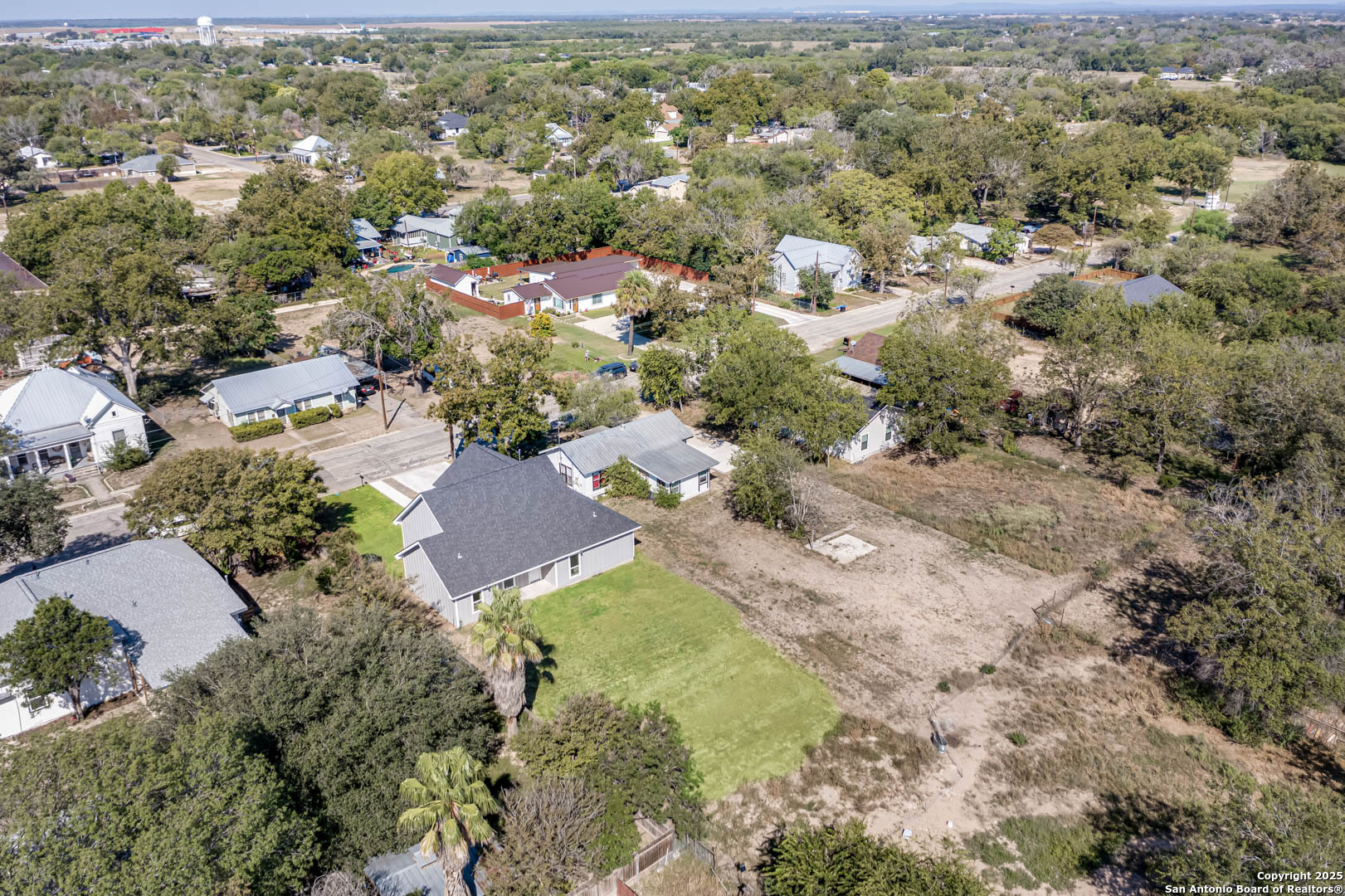 1209 Avenue K Hondo TX 78861