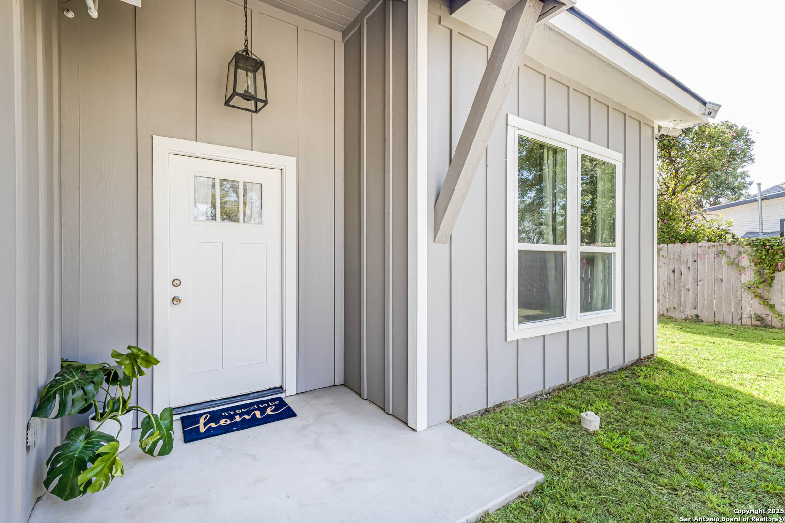 1209 Avenue K Hondo TX 78861