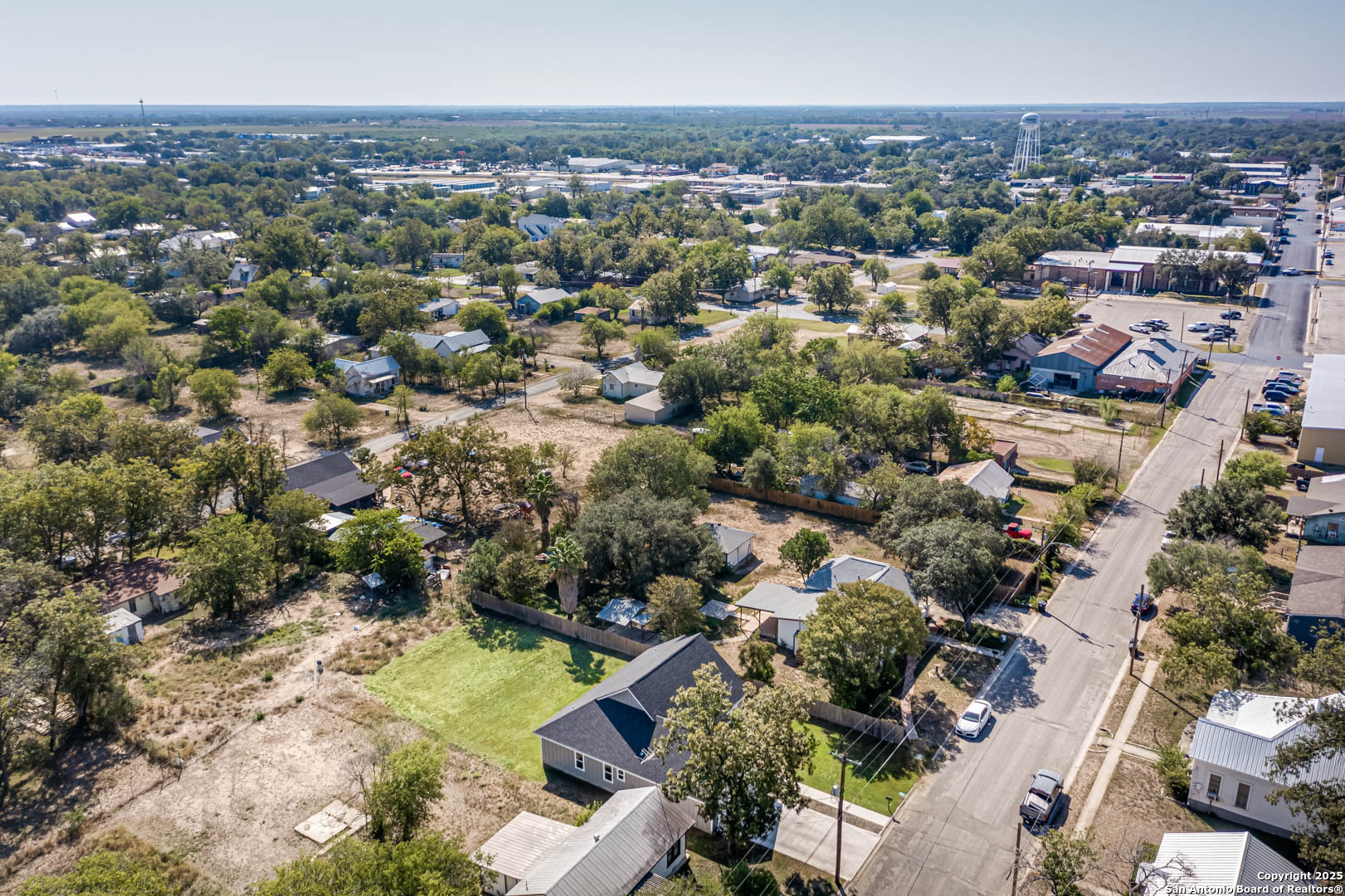 1209 Avenue K Hondo TX 78861