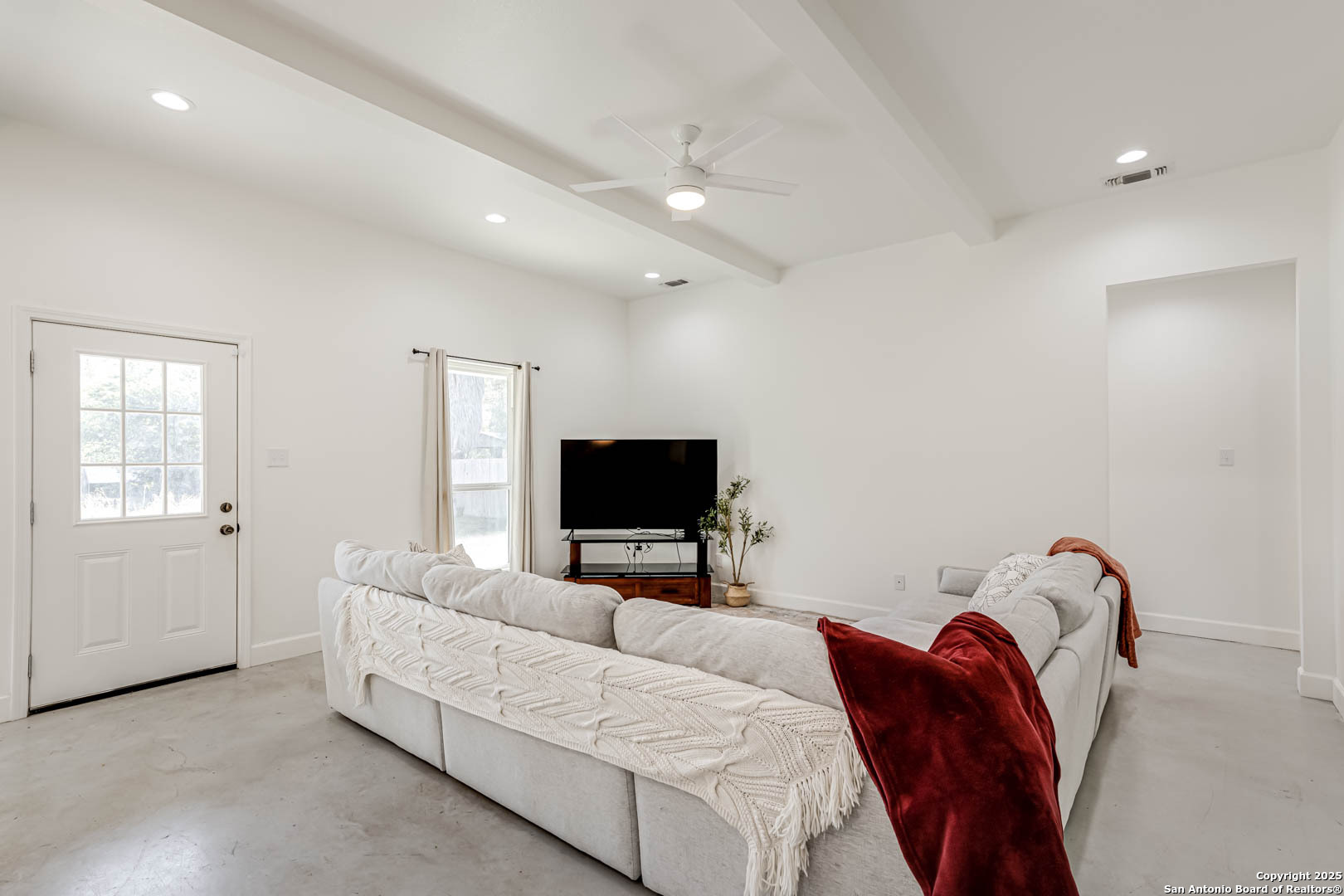 1209 Avenue K Hondo TX 78861