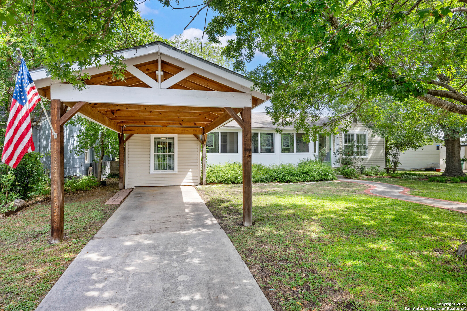 131 Larchmont San Antonio TX 78209