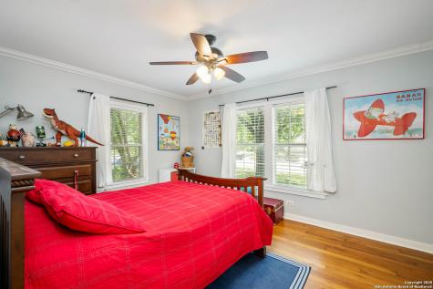 131 Larchmont San Antonio TX 78209