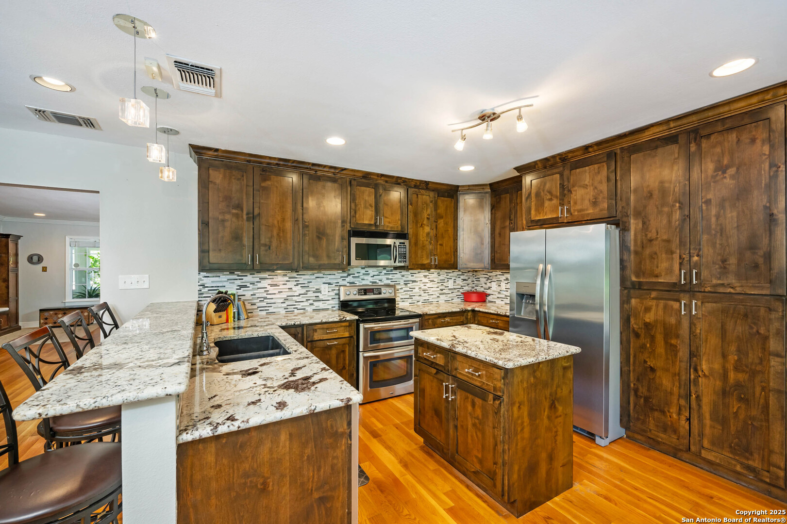 131 Larchmont San Antonio TX 78209
