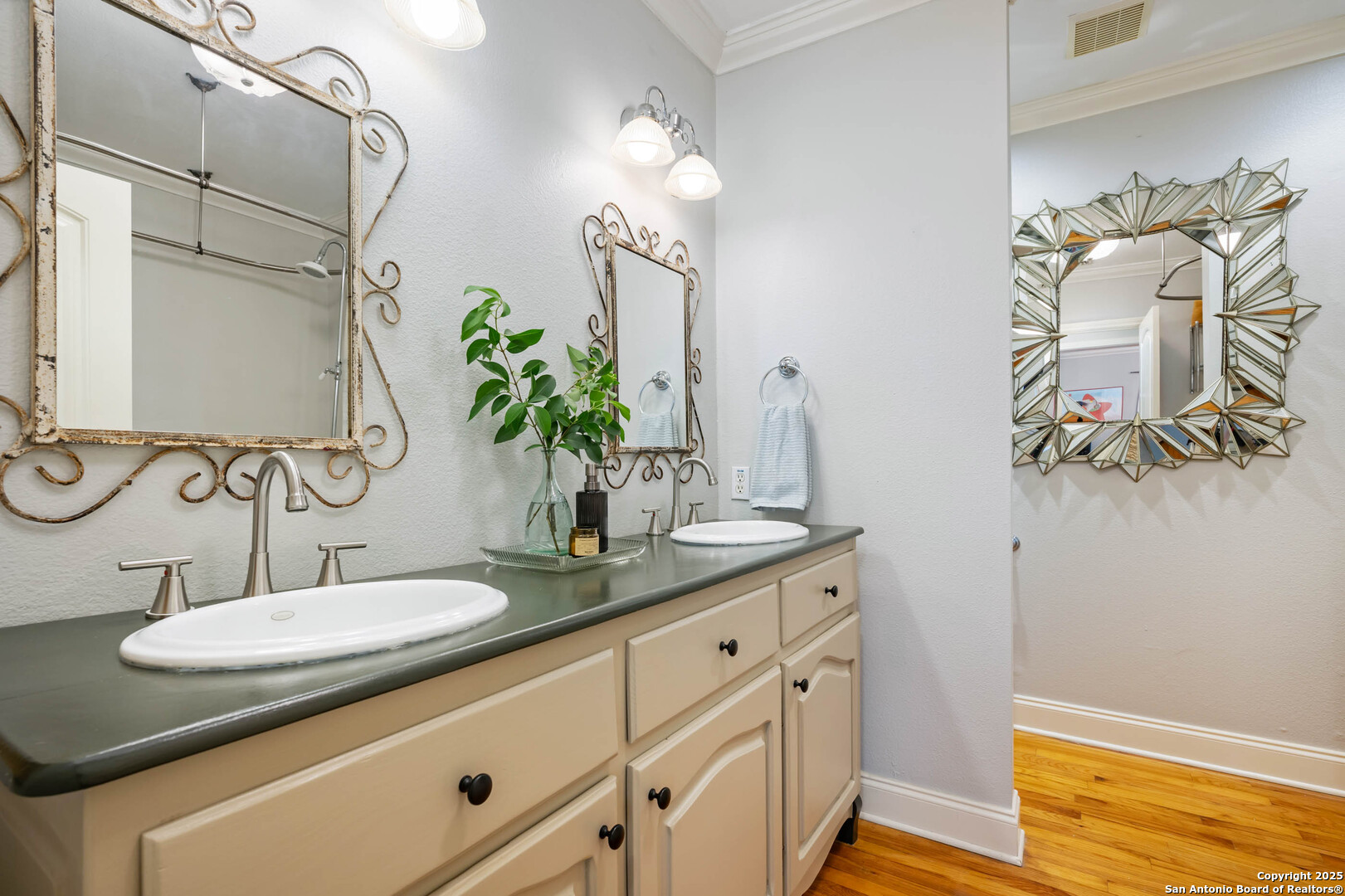 131 Larchmont San Antonio TX 78209