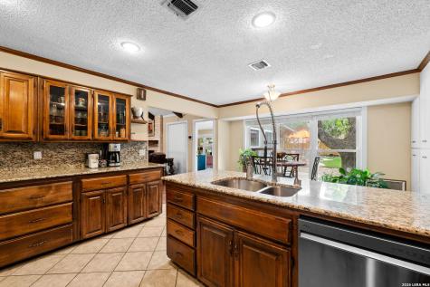 318 Whisper Wood Lane San Antonio TX 78216
