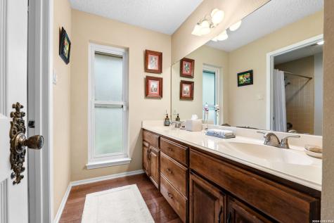 318 Whisper Wood Lane San Antonio TX 78216