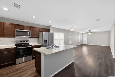 2427 Camberly View Converse TX 78109