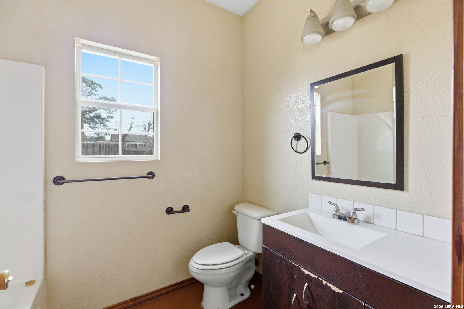 414 Harl Street Pleasanton TX 78064