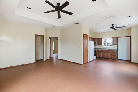 414 Harl Street Pleasanton TX 78064