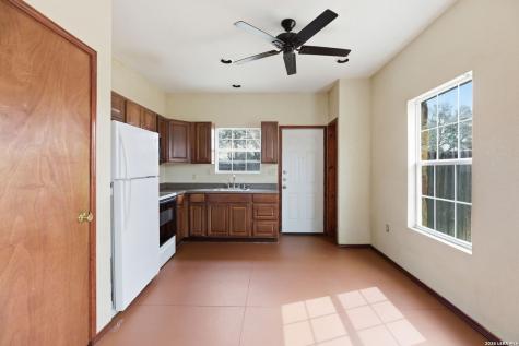 414 Harl Street Pleasanton TX 78064