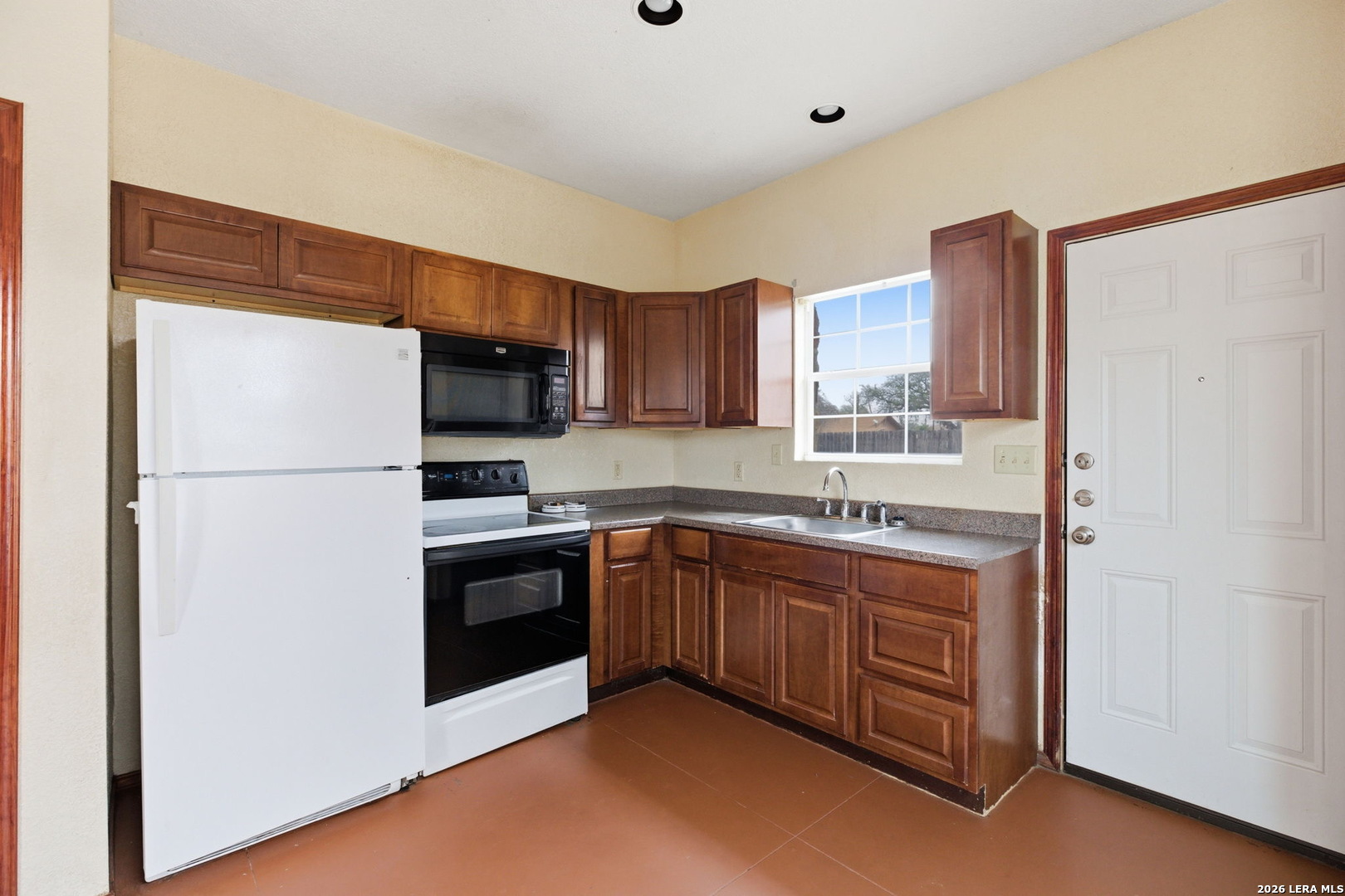 414 Harl Street Pleasanton TX 78064