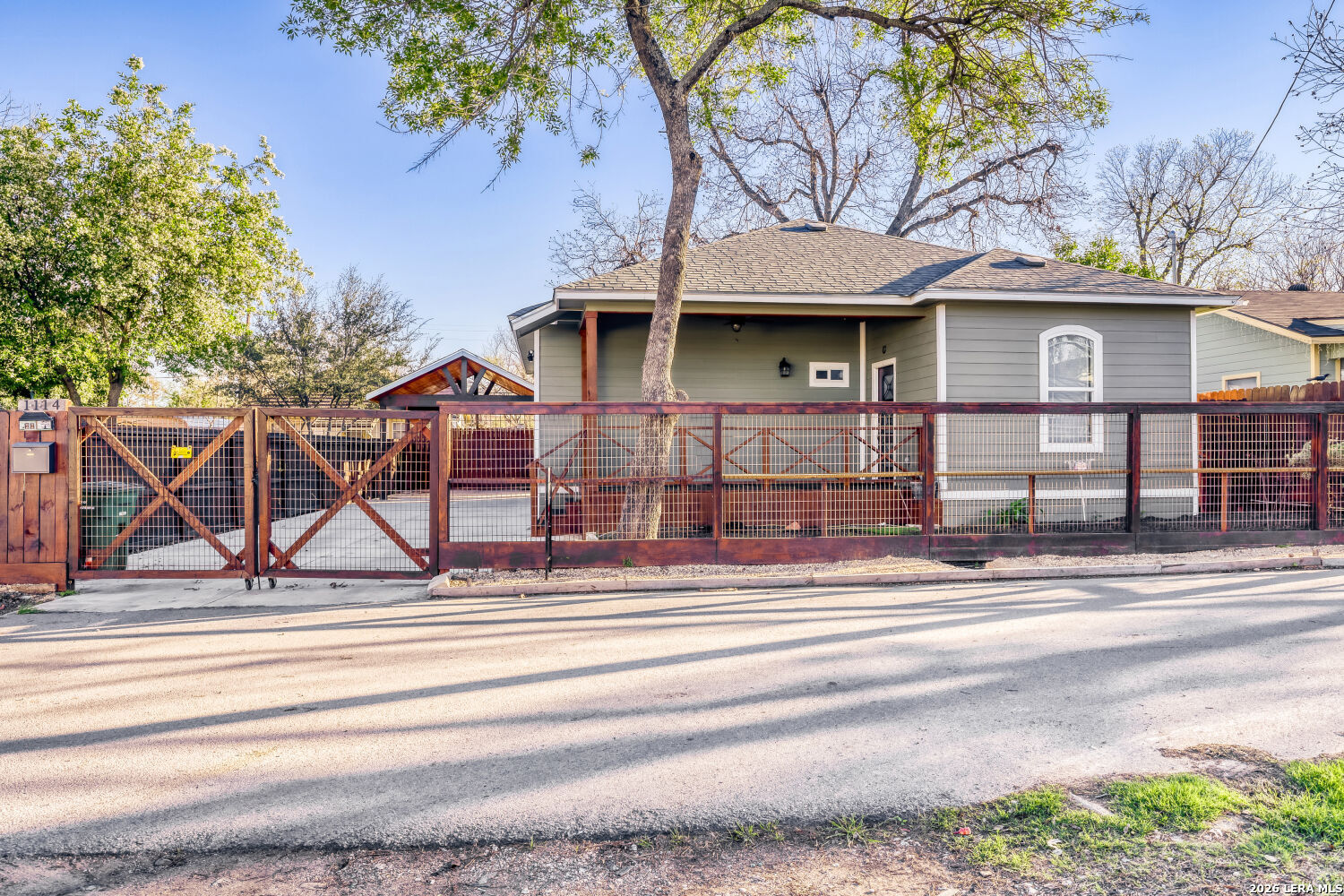 1114 W Myrtle San Antonio TX 78201