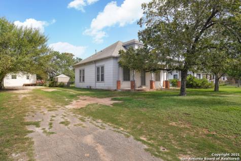 1406 7th Street Floresville TX 78114