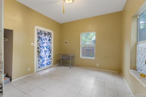 115 English Way San Antonio TX 78207