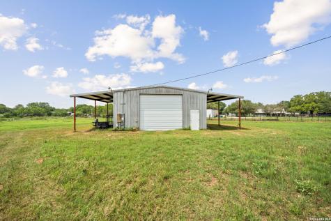 3091 County Road 357 La Vernia TX 78121