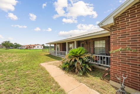 3091 County Road 357 La Vernia TX 78121
