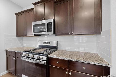 6806 Bale Ridge San Antonio TX 78252