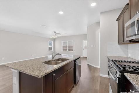 6806 Bale Ridge San Antonio TX 78252