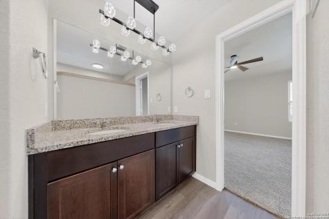 6806 Bale Ridge San Antonio TX 78252