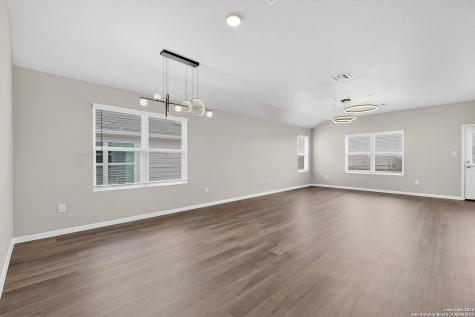 6806 Bale Ridge San Antonio TX 78252