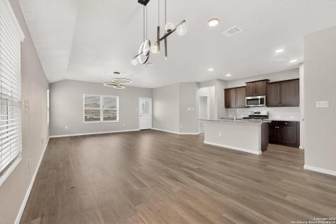 6806 Bale Ridge San Antonio TX 78252