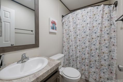 55 Gallinas Creek Pleasanton TX 78064