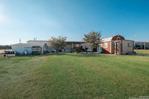 55 Gallinas Creek Pleasanton TX 78064