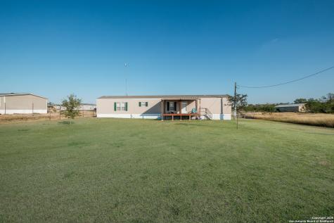 55 Gallinas Creek Pleasanton TX 78064