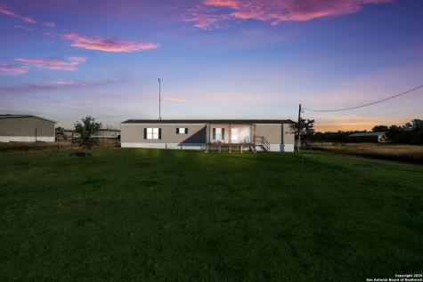 55 Gallinas Creek Pleasanton TX 78064
