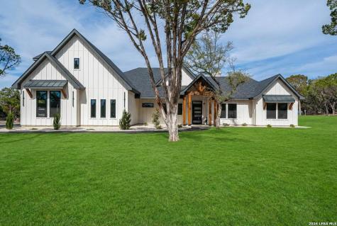 1271 View Ridge Pipe Creek TX 78063