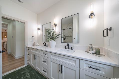 1271 View Ridge Pipe Creek TX 78063