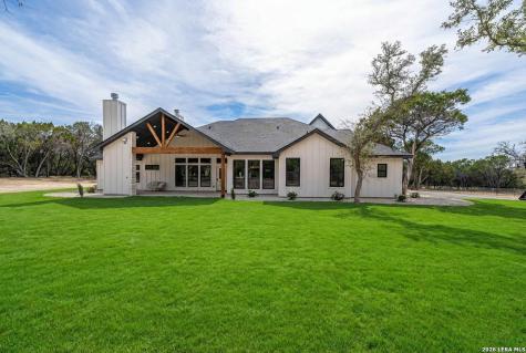 1271 View Ridge Pipe Creek TX 78063