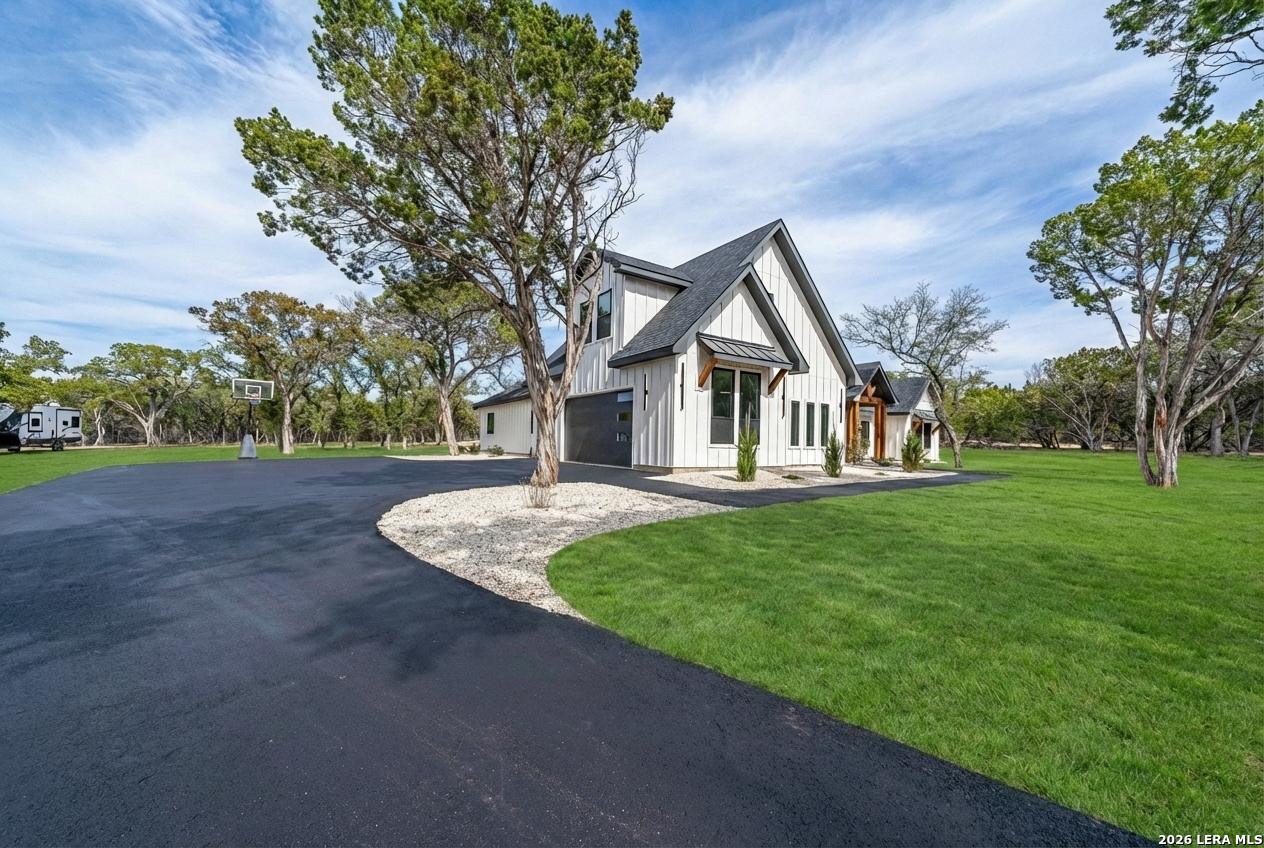 1271 View Ridge Pipe Creek TX 78063