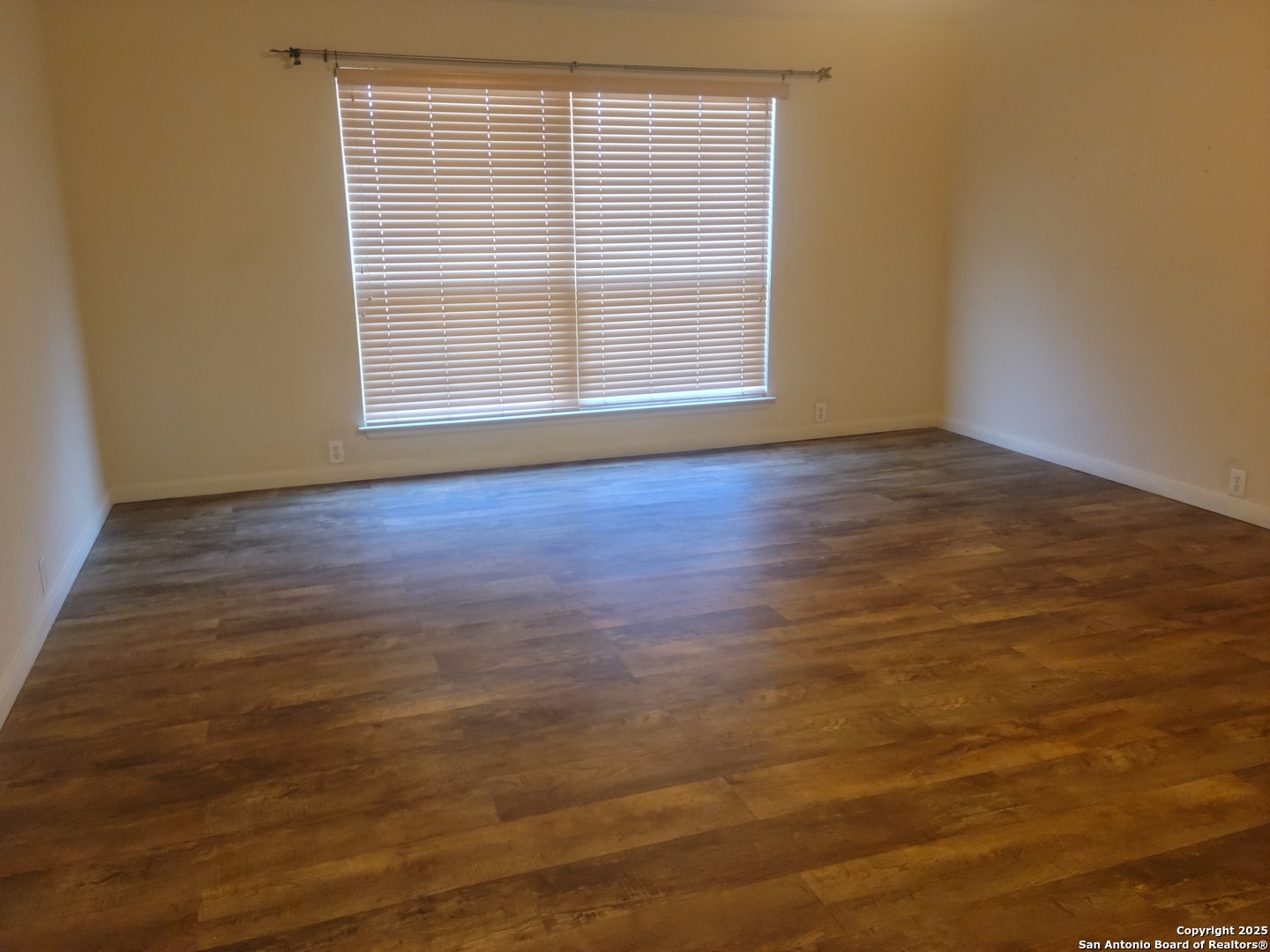 718 Desert Bluff San Antonio TX 78258