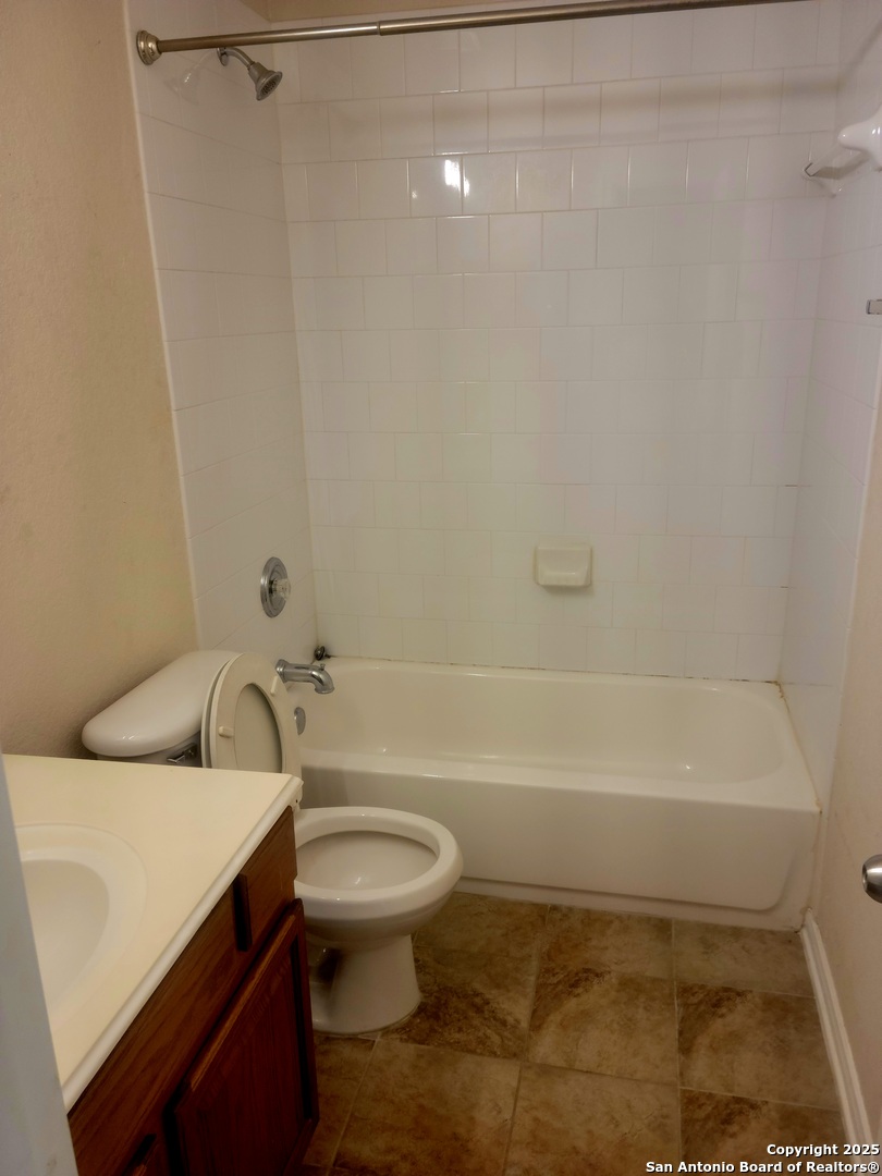 718 Desert Bluff San Antonio TX 78258