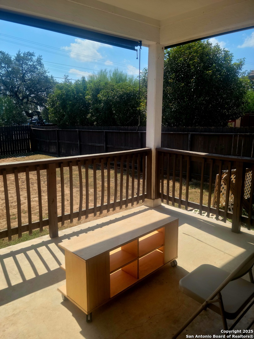 718 Desert Bluff San Antonio TX 78258