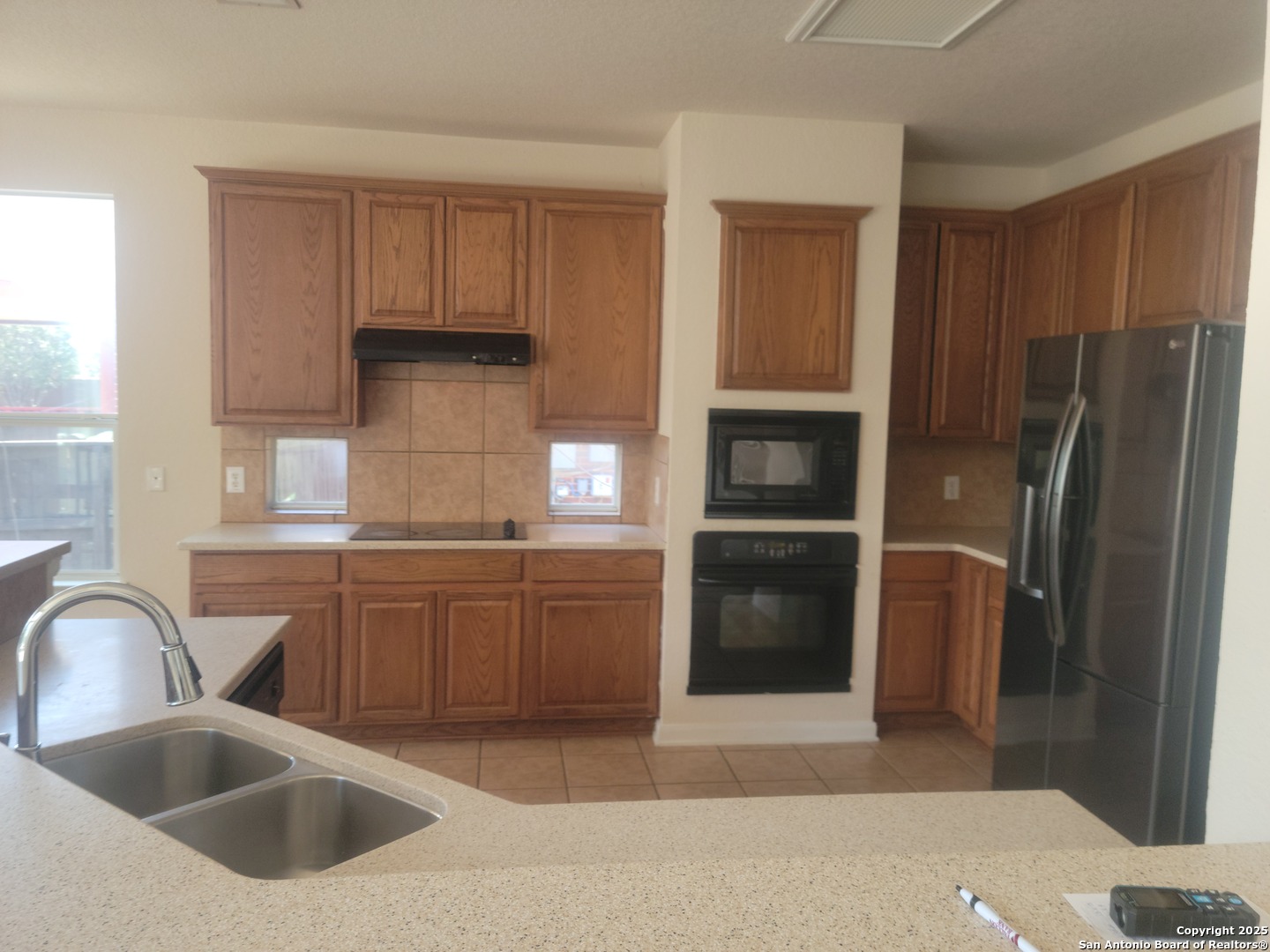 718 Desert Bluff San Antonio TX 78258