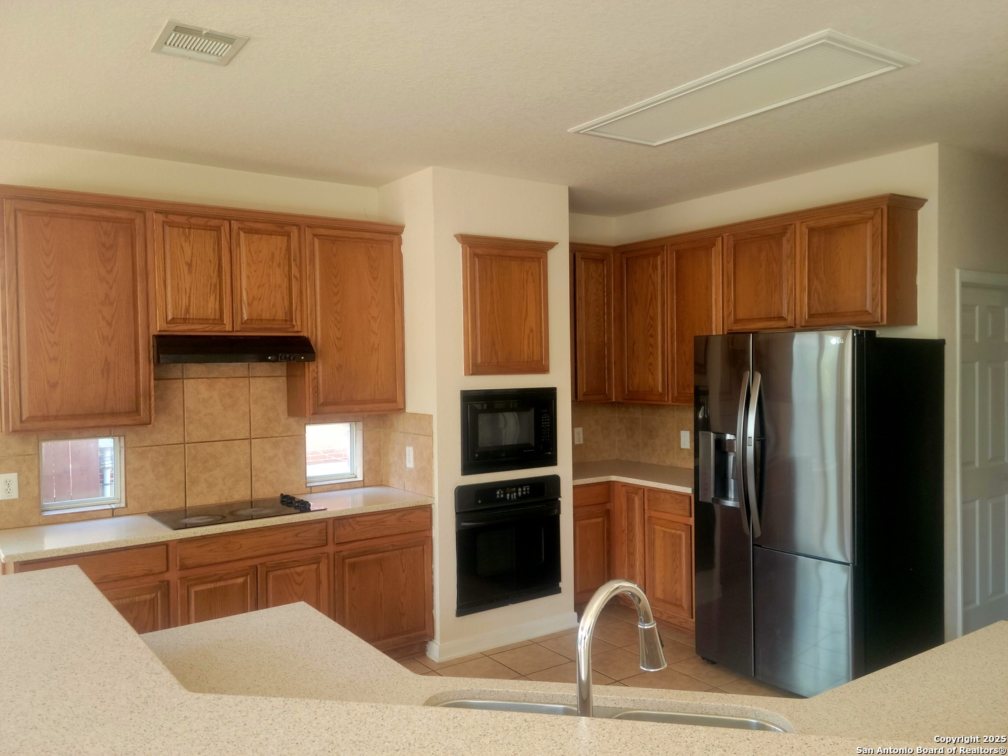 718 Desert Bluff San Antonio TX 78258