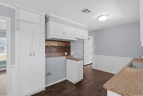 210 N Guilford Drive San Antonio TX 78217