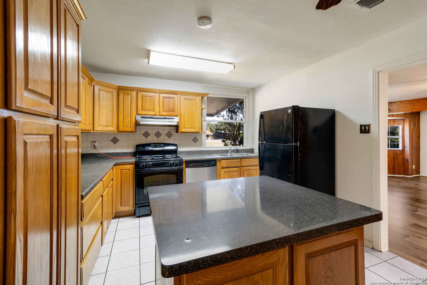 4342 Eisenhauer San Antonio TX 78218
