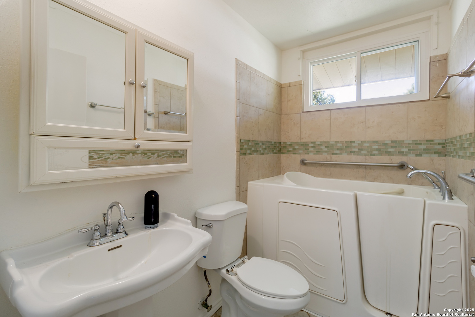 4342 Eisenhauer San Antonio TX 78218