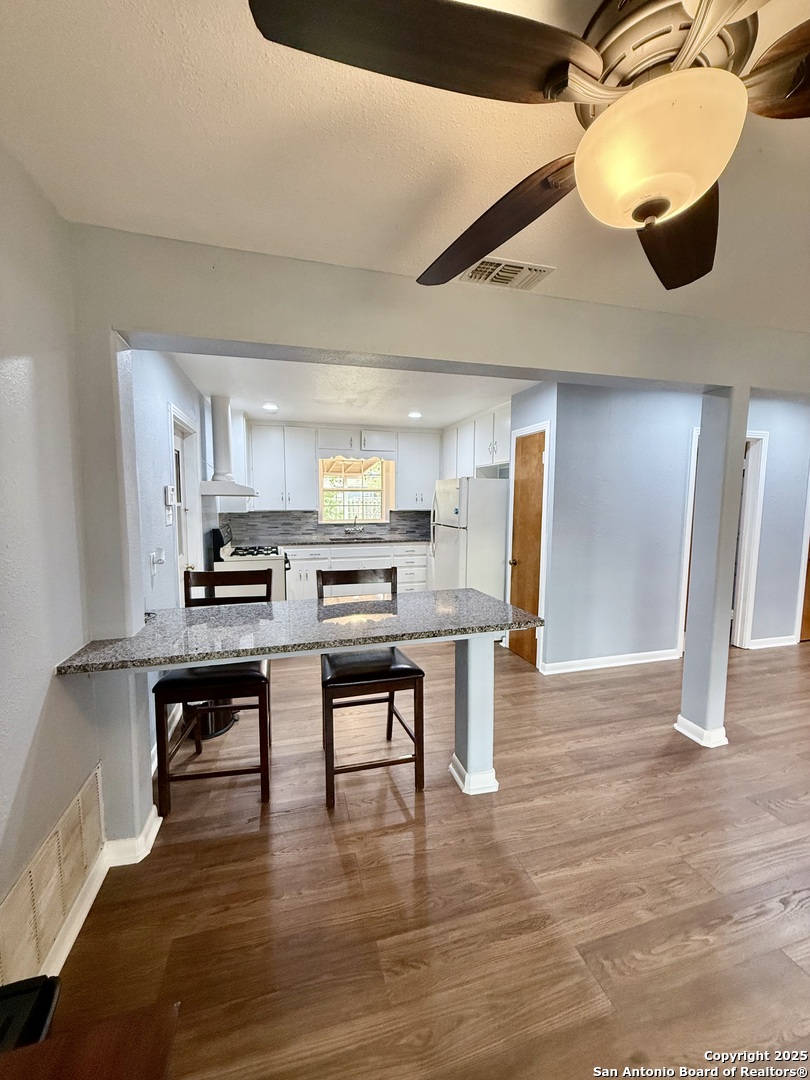 211 Chelsea San Antonio TX 78213