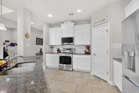 220 Comanche Trail Cibolo TX 78108