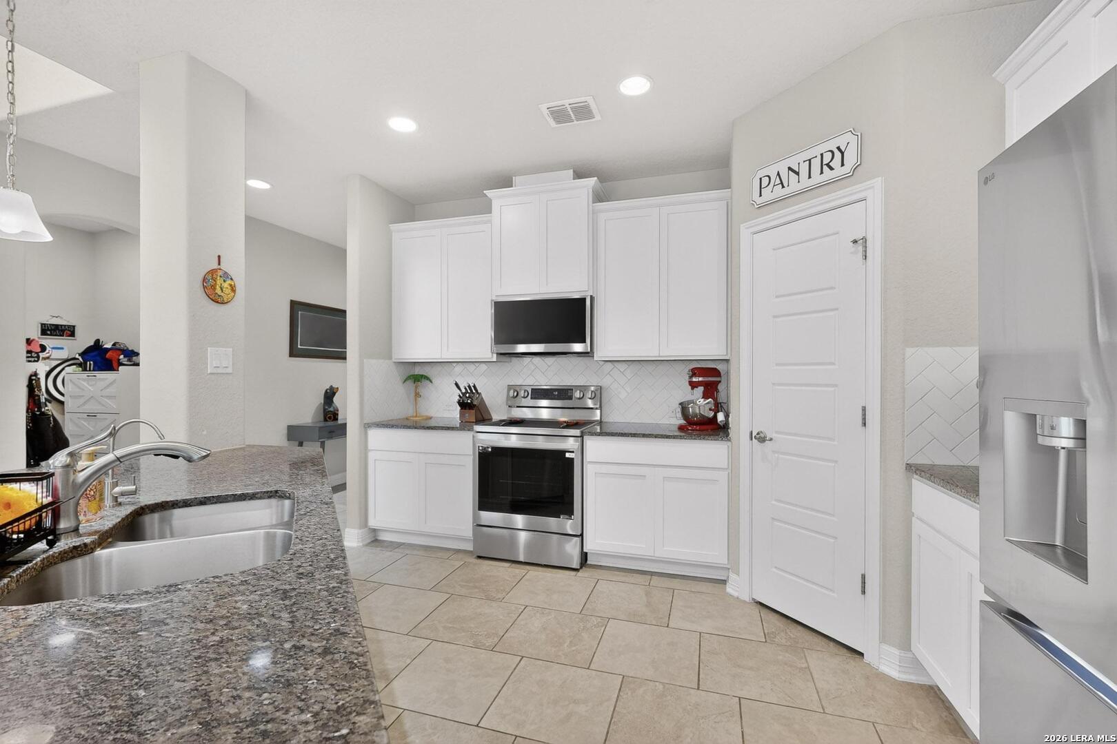 220 Comanche Trail Cibolo TX 78108